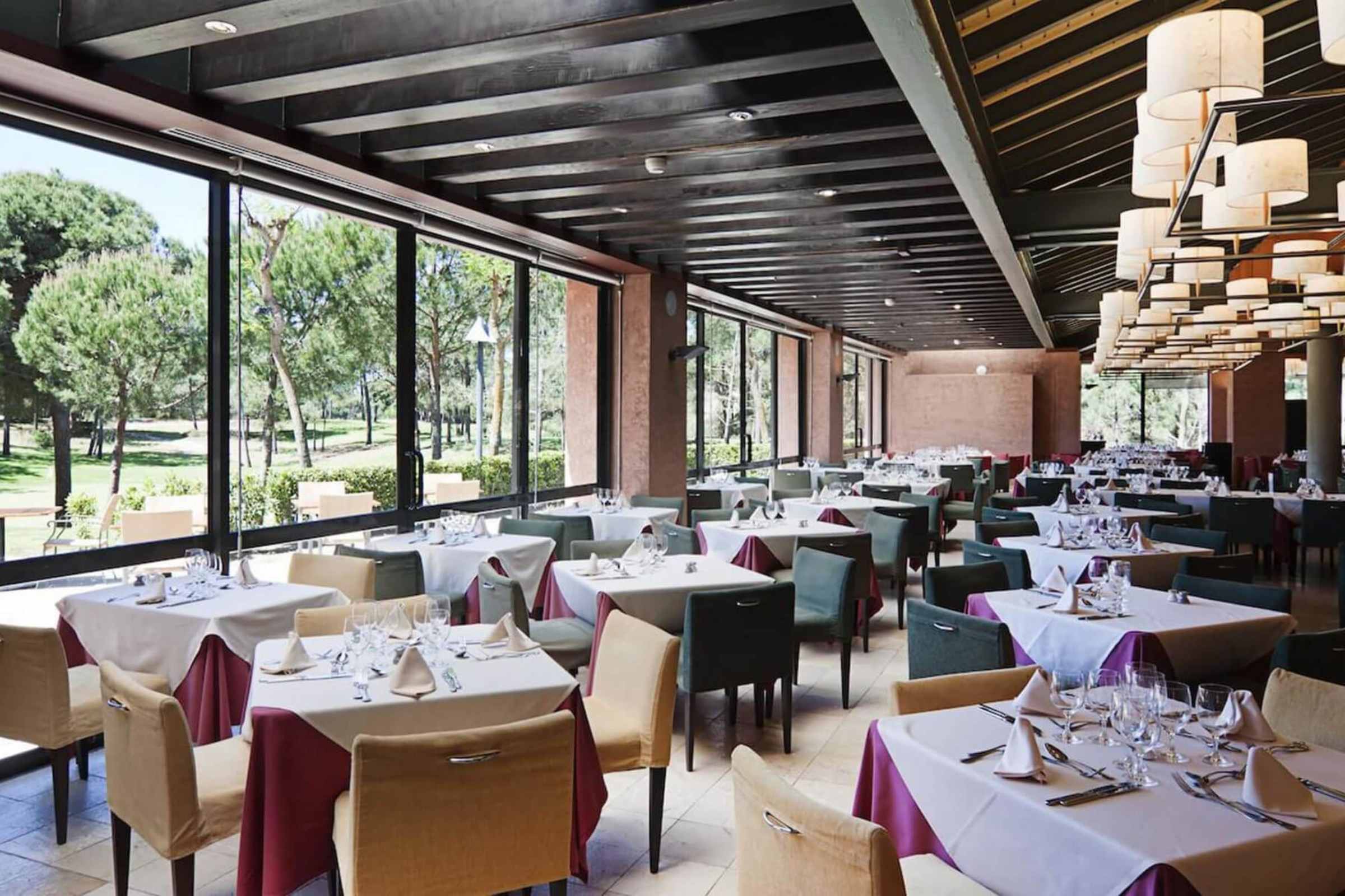 Hotel-Double-Tree-Hilton-Islantilla-Condor-travel-sport-camp